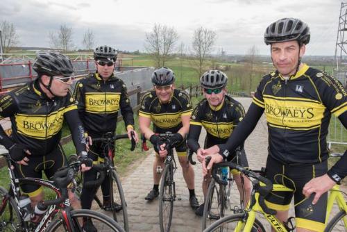 KSVO-JEUGD FIETST VOOR LEVENSBLIJ